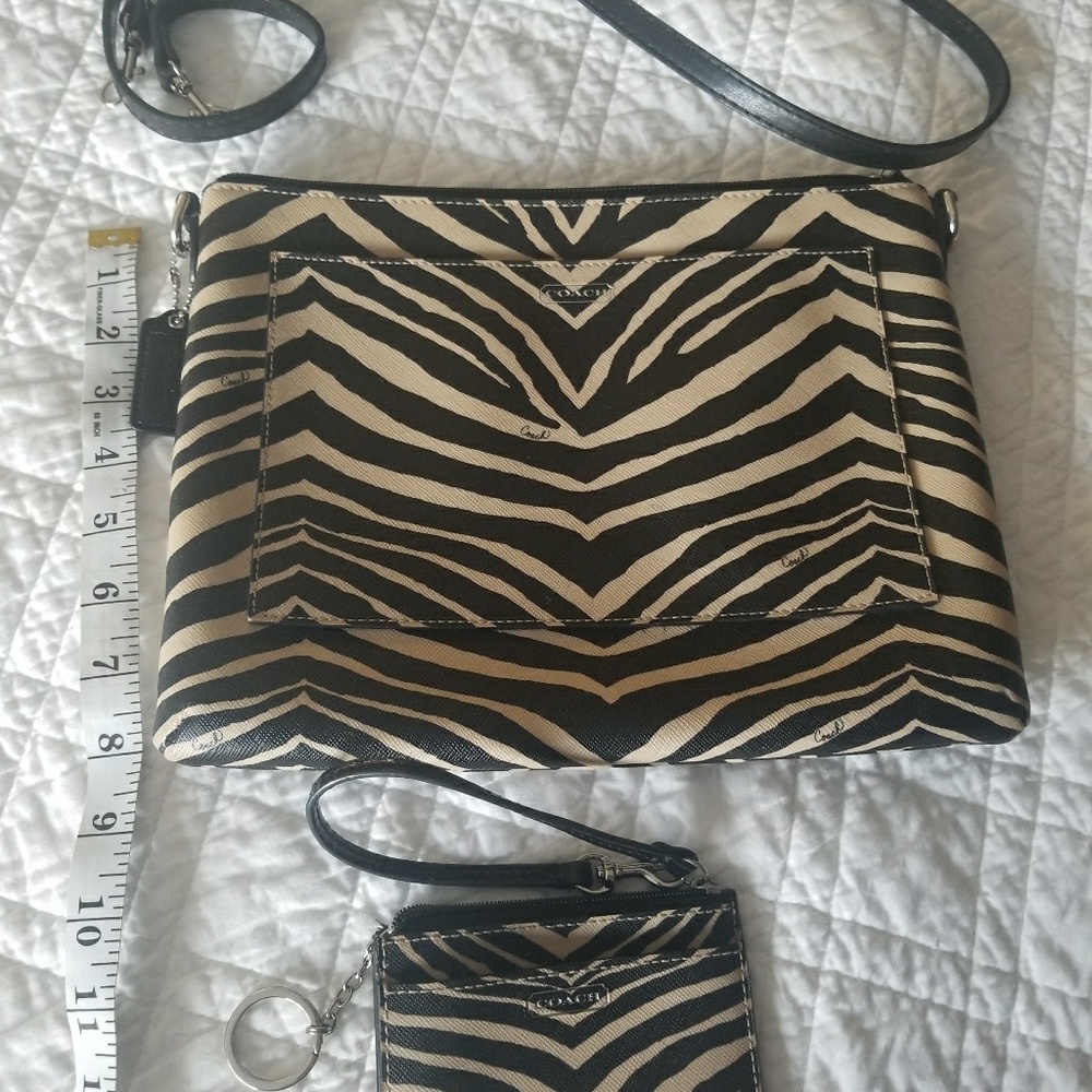 Cross body coach with matching wallet